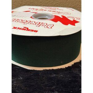 Vintage Berwick Velveteen Floral & Craft Ribbon 25 Yards  Indoor/Outdoor Green